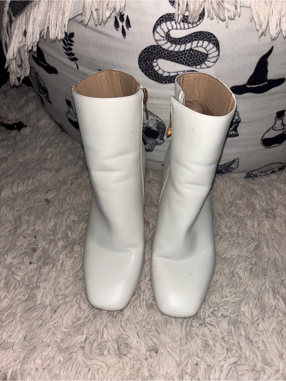 IDIFU White Square-Toe ankle Booties